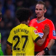 Trọng tài hối hận vì xử oan Dortmund