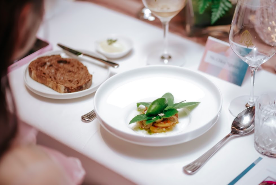 MGallery Collection gây quỹ và quyên góp hơn 200 triệu đồng cho Mạng lưới Ung thư Vú Việt Nam trong sự kiện Pink October